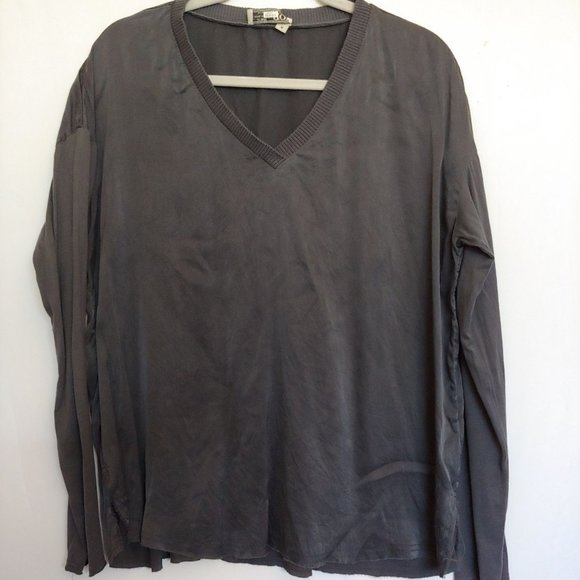 Go Silk Tops - Go Silk 100% gray black silk long sleeve raw hem v-neck tunic medium